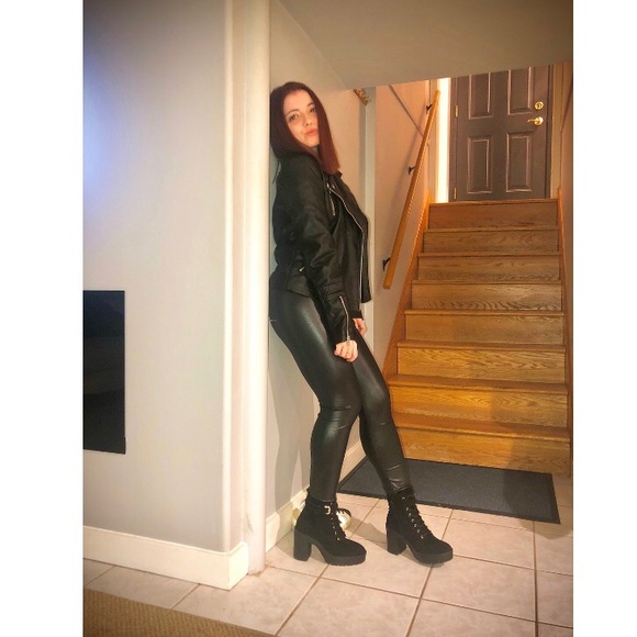 Meet your Posher, Angelia - Picture 4 of 4